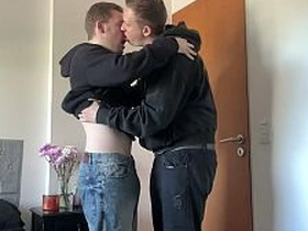 直男终于操了他的 elated 好兄弟... trans gay porn chinese