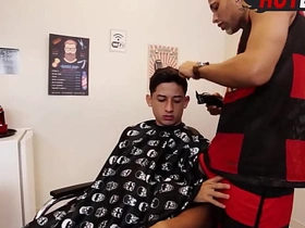 我给理发师献了屁眼 asian girls gay sex videos