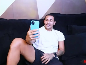 粗大鸡巴捅进小屁眼 gay porn muscle indonesia