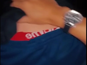 在玫瑰与玫瑰之间喝了几杯后，邻居最终操了我 asian gay dadies sex videos