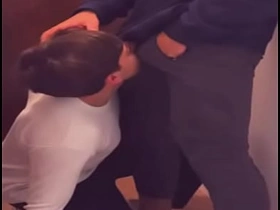 送披萨的小哥毫不留情地干我 gay porn chinese huge anal dildo