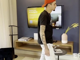 跟老婆吵架后跟兄弟喝酒结果搞成这样 asian gay sex videos xvideos2