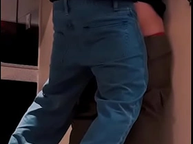 发情的同学趁家里没人把他的鸡巴塞进来 sexy gay chinese man porn