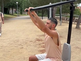 公园逮到的小骚零被我无套狂操，内射灌满精液 chinese gay muscular porn