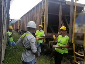 工友午休时玩大了 轮操被动同事还射了好多精液当甜点 korean idol gay porn