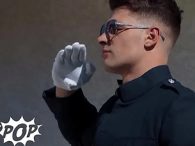 嫩菊爆浆 - Vexillum warn Waters被后入到射，然后跪着接Malik Delgaty的精液 gay korean hot porn