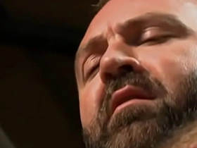 老爹性档案: Cam Curtz被大屌老爹们诱惑征服的狂野之夜 asian sexy gay sex videos