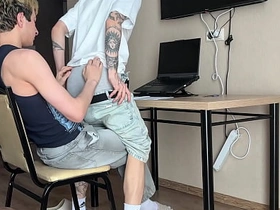 找继兄辅导作业结果被深喉口交爆菊 第一部 hot gay porn asian