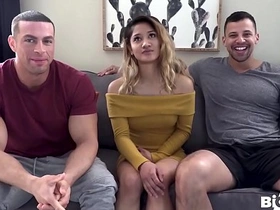 100斤亚裔被两个健美壮汉操烂 white daddy asian gay porn