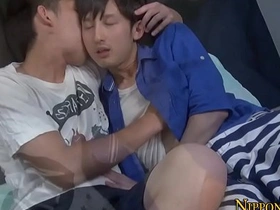 亚洲嫩妹撸鸡巴 solo gay chinese teen porn