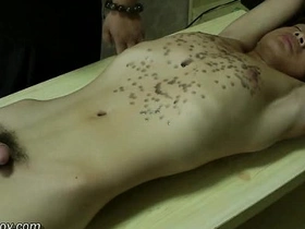 健美亚洲男孩被滴热蜡 skinny chinese boys gay porn