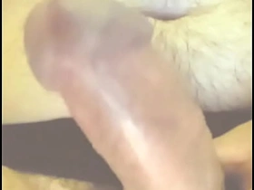 把鸡巴掏出来睡觉前射一发 asian gay chinese porn verbal