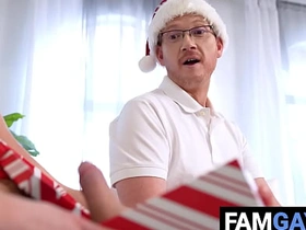 给继父Brody Kayman的肉棒礼物 Kyle Michaels gay porn asian tattoo