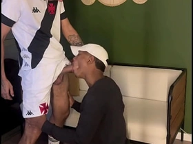 赌球输了把屁眼献给巴西佬 - 免费 chinese gay porn dorm