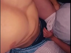 第一次在肌肉邻居家给他口交，最后被他无套内射 gay porn chinese facial