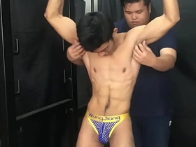 亚裔怕痒男孩 gay chinese master white slave porn