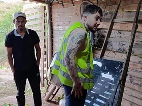 老板和员工 员工完成任务后 老板看他浑身大汗直接硬到爆 very hot asian gay sex videos