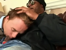 黑肌猛男撕開白嫩男孩肛門狂操 chinese muscle daddy gay porn