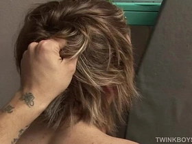 嫩仔Simon和Martin无套交媾 chinese thigs gay porn