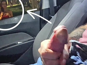 公交站台对着红发妞公开冒险自慰！ gay porn chinese bear