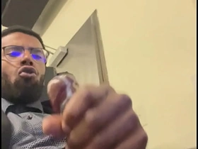 前台打飞机射精 porn gay asian public