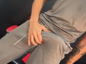 肌肉猛男狂撸挑衅你 singapore gay porn tumblr