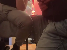 俩素人室友为粉丝直播尿湿裤子 gay porn asian and latino