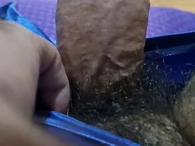 毛茸茸的骚货打飞机。跟我一起来！ japanese beefy gay porn