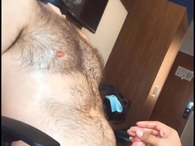 性感水獭男伊森III - 清晨挤奶V切片段/抢先看 japan gone gay porn