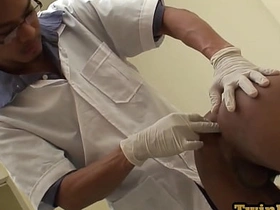 尿尿亚洲嫩鸡肛检后被医生无套内射 asian gay sex videos on xvideos.com