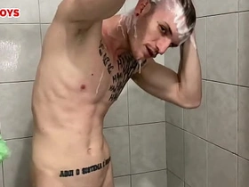 卡莫纳洗澡时被偷拍私密时刻-完整版见sheer.com/unsboys hot story gay porn