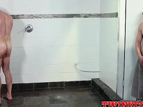 我无套插他 他在我嘴里射精 asian gay sex 3gp videos