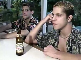 嫩弟 Ethan 和 Matthew 互嗦鸡巴后肛交 chinese gay porn hot