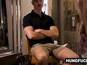 两个火辣伪娘被变态老板狠操 最后跪着张嘴吐舌让我射满他们脸和舌头 asian skype gay sex videos