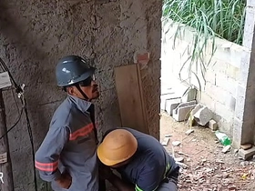 电工说就爱捅助手屁眼往里猛操 gay chinese men porn