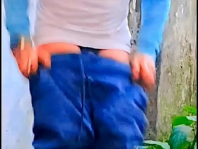 可爱伪娘户外玩乐和撒尿合集 taiwan young gay porn