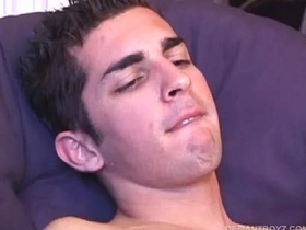 年轻的德文撸出精液然后吃掉 korean gay porn telegram