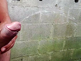 尤里·加乔 - 巴西肌肉猛男巨蟒喷射 asian locker room gay porn