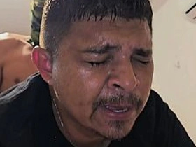 修车工用屁眼还债，被三根大屌轮着操 interracial asian porn gay