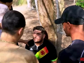 丛林里火辣淫乱的群交！ hot indian teen gay porn