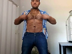 巴西巨根狂操尤物——手活+超量射精 巴西大鸡巴喷发实录 gay porn chinese vintage