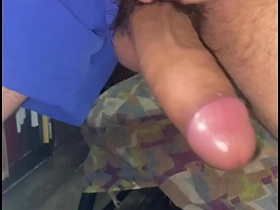 快来看这个猛男射精！ muscular japanese gay porn