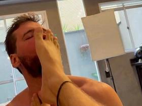 去朋友家串门 结果搞成这样 / 完整版XVIDEOSRED或SHEER / 订阅频道 japanese porn gay massage