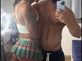 穿迷你裙的骚货被大鸡巴猛男干 indonesian gay porn tube