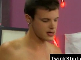 亚裔男性射精照片 Ryan Sharp本来没性趣 hard chinese gay porn