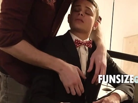 与嫩男友的情人节约会 korean gay webcam porn